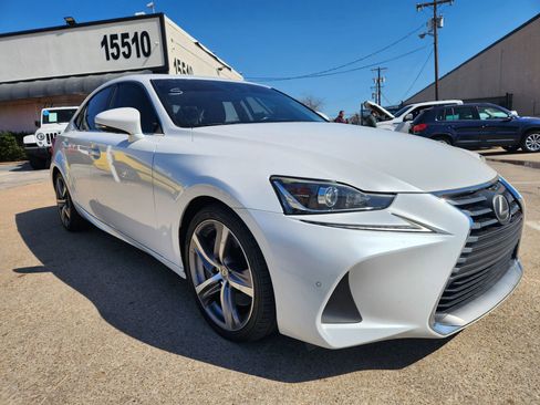 Used 2017 Lexus IS 200t w/ Premium Package image 4