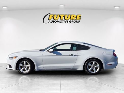 Used 2017 Ford Mustang Coupe RWD image 9