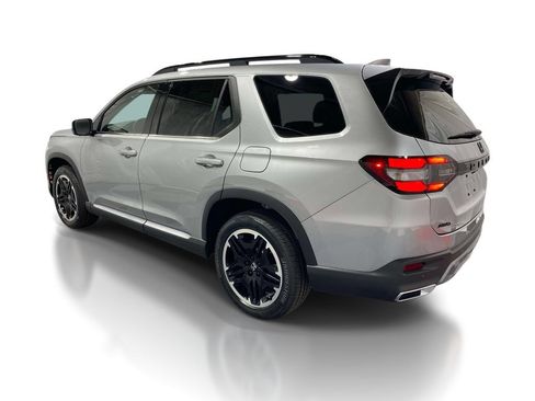 New 2026 Honda Pilot Touring image 2