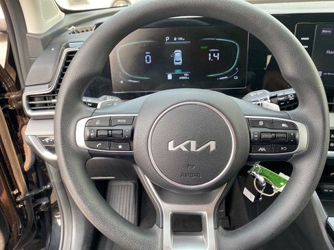 Used 2023 Kia Sportage LX image 11
