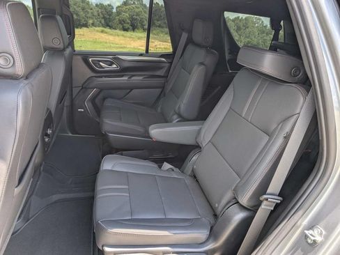 Used 2023 Chevrolet Tahoe RST w/ Luxury Package RWD image 17