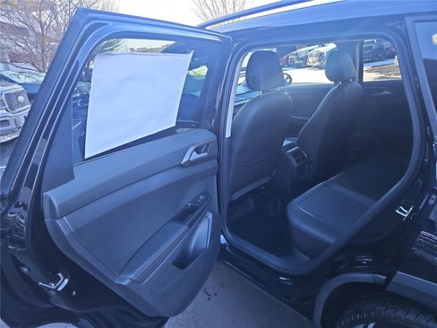 New 2026 Volkswagen Taos SE image 23