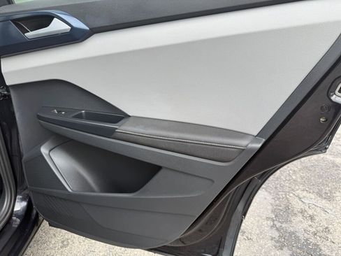 Used 2024 Volkswagen Taos SE image 25