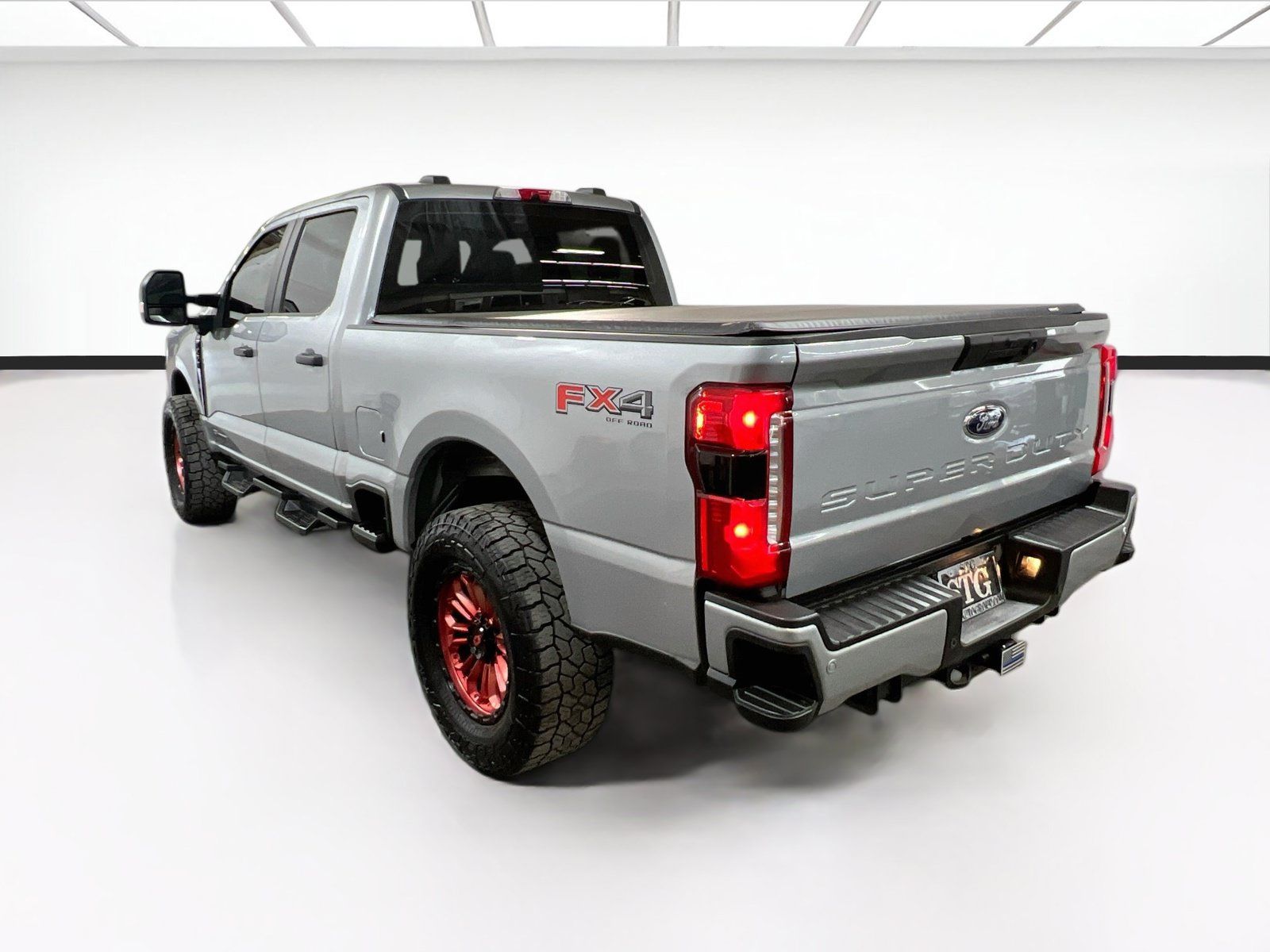 Used 2023 Ford F250 XL w/ STX Appearance Package AWD/4WD image 6