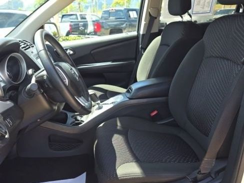 Used 2019 Dodge Journey SE w/ Premium Group image 6