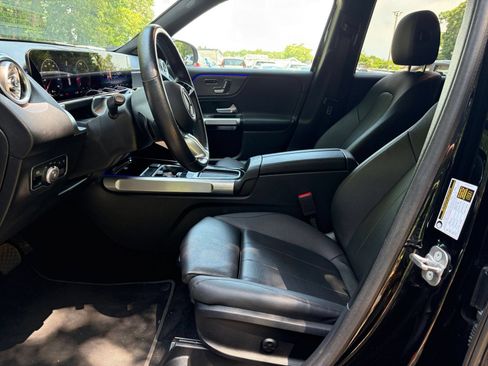 Used 2025 Mercedes-Benz GLB 250 image 29