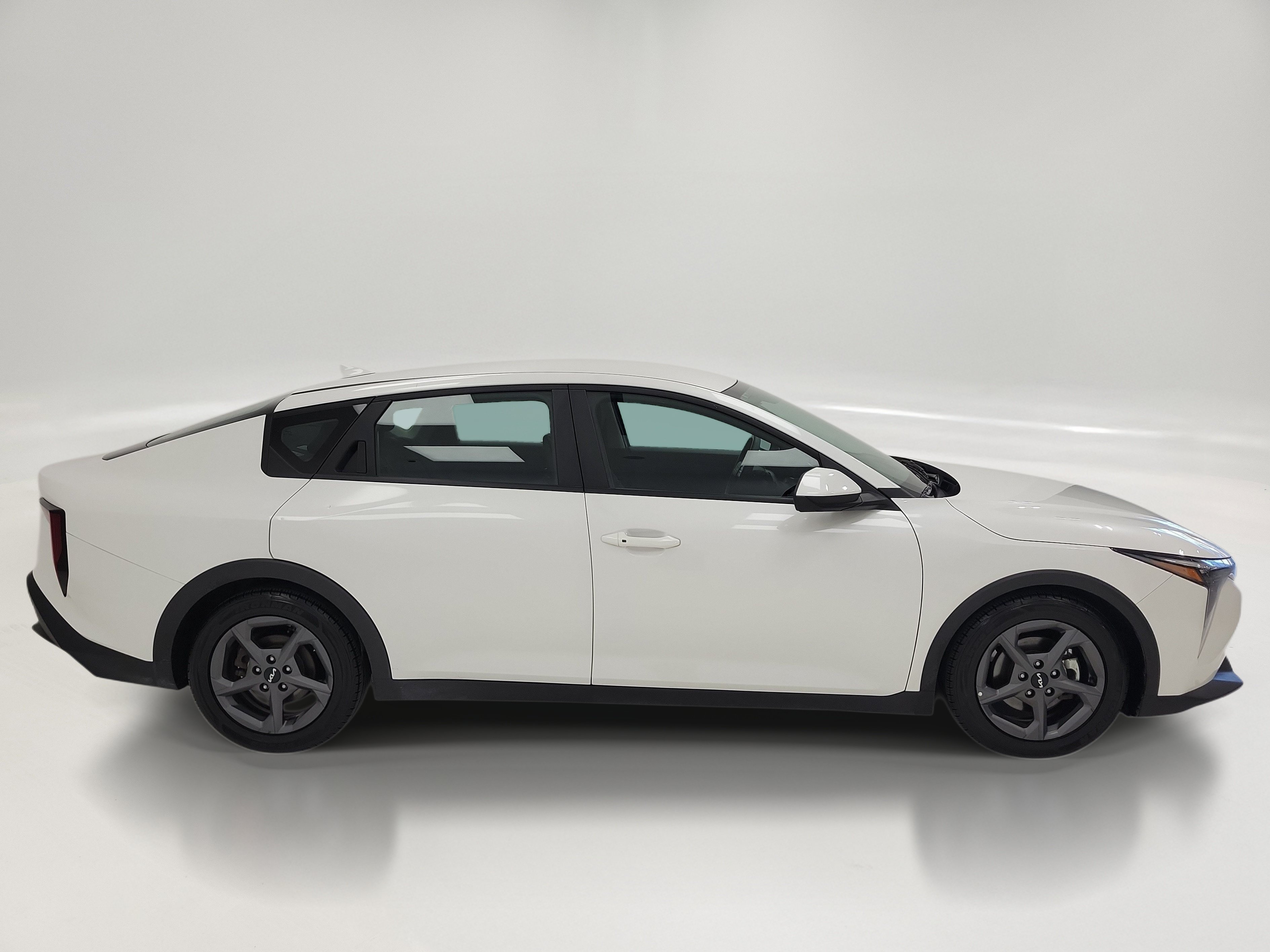Used 2025 Kia K4 FWD image 4
