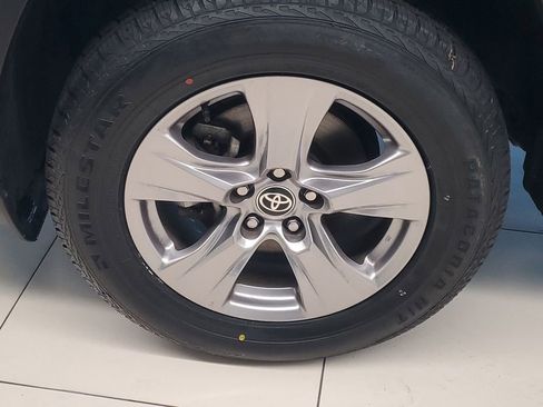 Certified 2023 Toyota RAV4 XLE w/ Convenience Package image 4