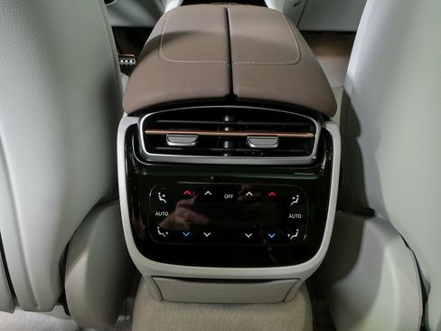 Used 2022 Mercedes-Benz EQS 580 4MATIC Sedan image 20