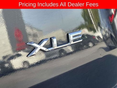 Used 2024 Toyota Grand Highlander AWD image 11
