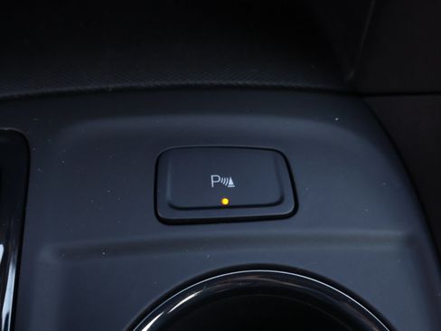 Used 2023 Chevrolet Equinox RS w/ LPO, Floor Liner Package AWD/4WD image 34