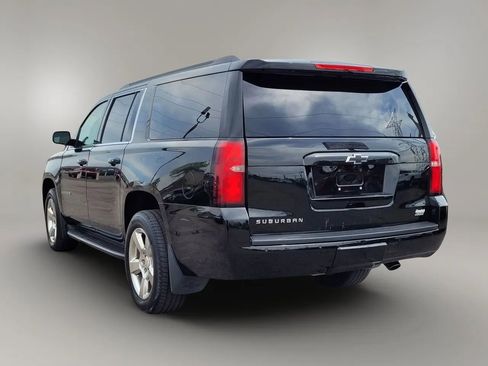 Used 2015 Chevrolet Suburban LT image 15