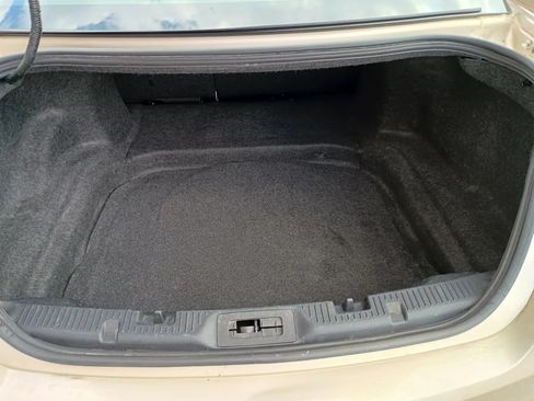 Used 2018 Ford Taurus Limited FWD image 15