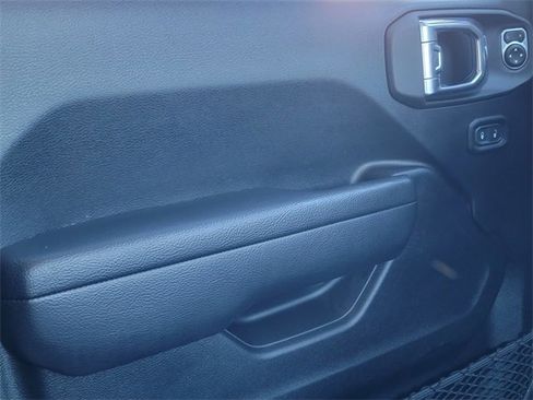 Certified 2023 Jeep Wrangler Unlimited w/ Cold Weather Group image 36