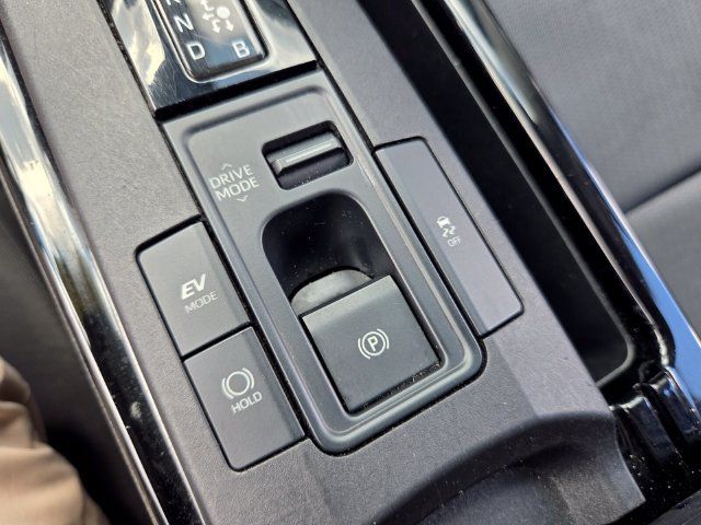 Used 2024 Toyota Prius LE FWD image 24
