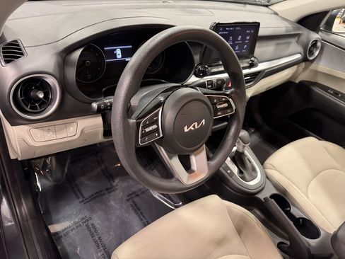 Certified 2023 Kia Forte LXS w/ LXS Technology Package image 16