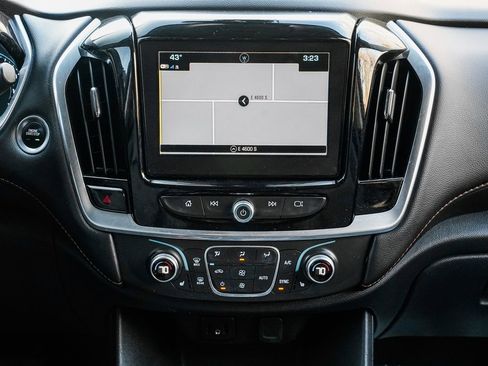 Used 2019 Chevrolet Traverse LT w/ LT Premium Package image 12