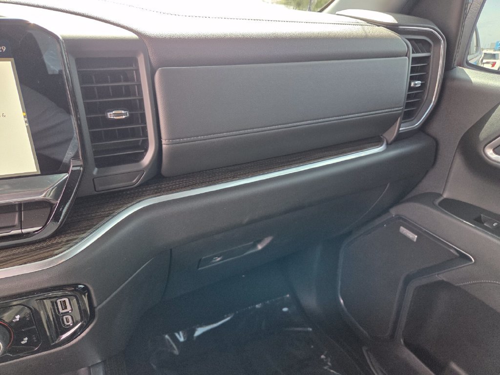 Used 2025 Chevrolet Silverado 1500 RST w/ Convenience Package II AWD/4WD image 26