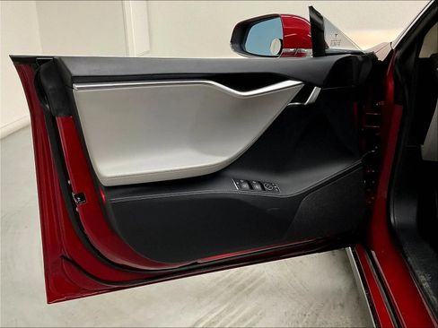 Used 2014 Tesla Model S P85 RWD image 16