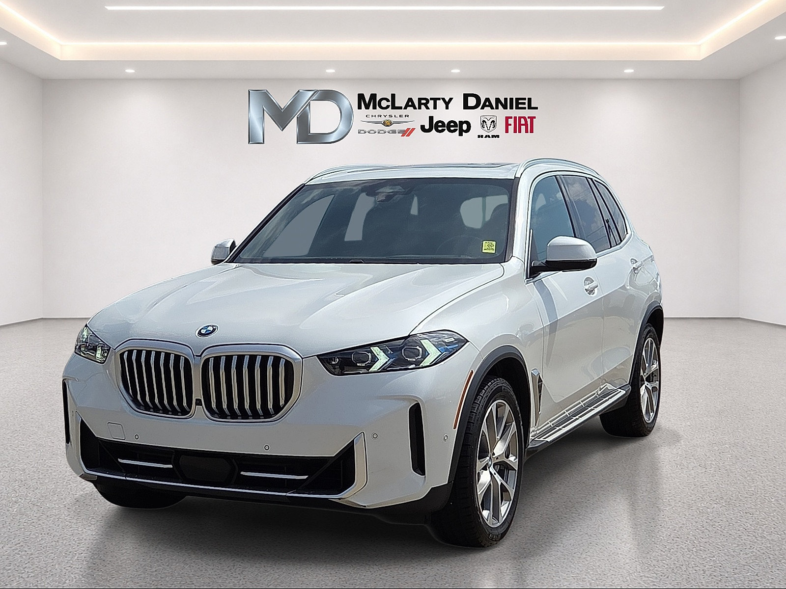 Used 2024 BMW X5 xDrive40i w/ Premium Package AWD/4WD image 2