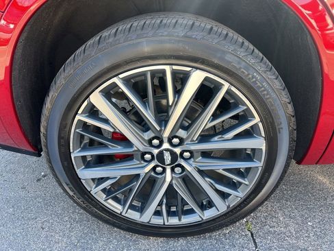 Used 2024 Cadillac XT6 Sport w/ Platinum Package image 7