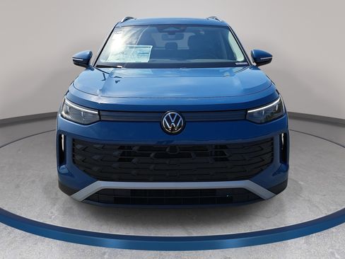 New 2026 Volkswagen Tiguan SE AWD/4WD image 2