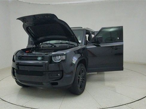 Used 2024 Land Rover Defender 110 S image 73