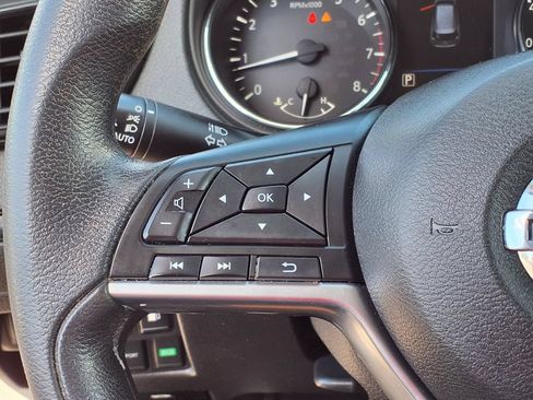 Used 2020 Nissan Rogue S FWD image 30