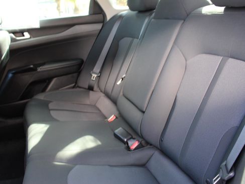 Used 2023 Kia K5 LXS image 31