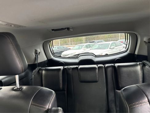 Used 2017 Toyota Highlander Limited w/ Carpet Mat Package image 31