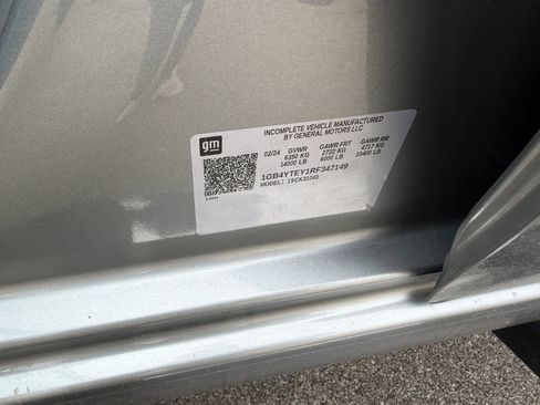 Used 2024 Chevrolet Silverado 3500 LT w/ Convenience Package image 17