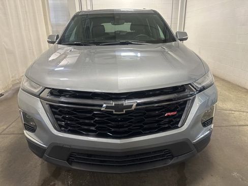 Used 2023 Chevrolet Traverse RS image 2
