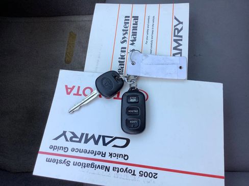 Used 2005 Toyota Camry XLE FWD image 42