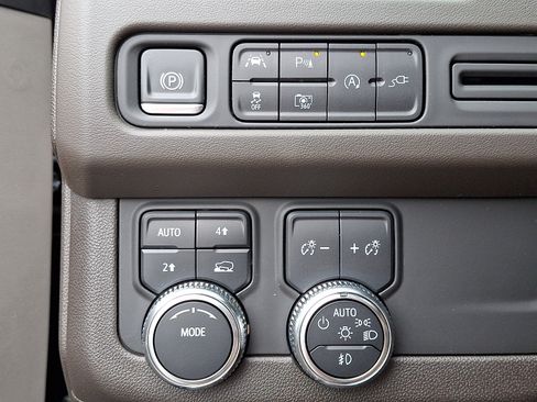 Used 2022 GMC Yukon SLT w/ SLT Premium Package AWD/4WD image 27