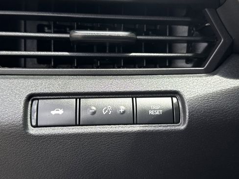 Used 2023 Nissan Altima 2.5 SV FWD image 38