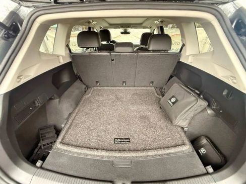 Used 2022 Volkswagen Tiguan SE w/ Panoramic Sunroof Package AWD/4WD image 18