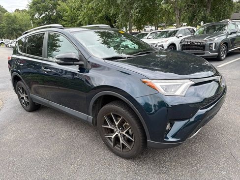 Used 2017 Toyota RAV4 SE FWD image 4