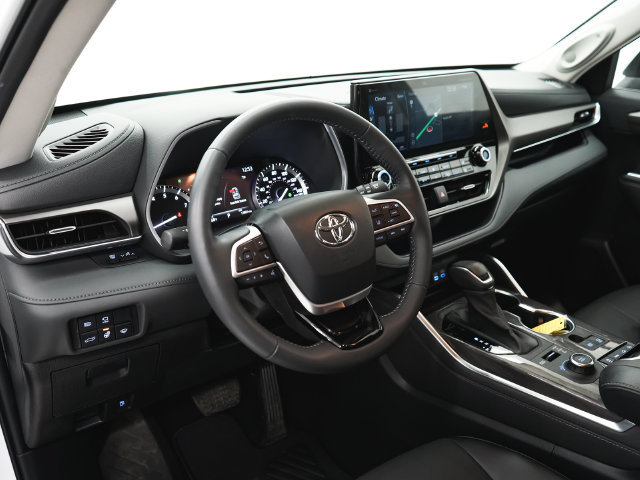 Used 2022 Toyota Highlander Limited AWD/4WD image 21