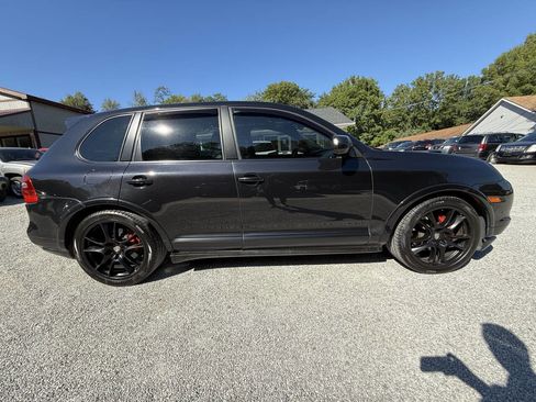 Used 2009 Porsche Cayenne GTS image 8
