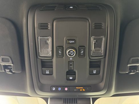 Used 2025 GMC Yukon Denali Ultimate w/ LPO, Floor Liner Package image 44