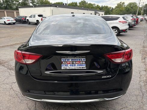 Used 2015 Chrysler 200 Limited w/ Convenience Group FWD image 5