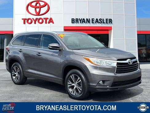 Used 2016 Toyota Highlander XLE FWD image 1