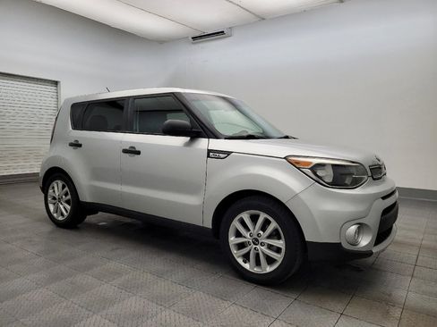 Used 2019 Kia Soul + image 11