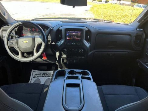 Used 2020 Chevrolet Silverado 1500 Custom w/ Custom Value Package image 8