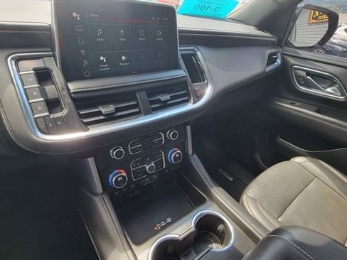 Used 2023 GMC Yukon XL SLT AWD/4WD image 29