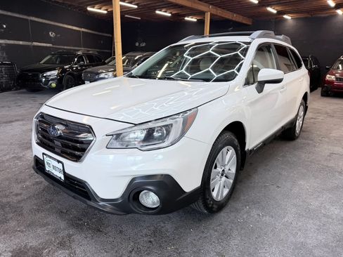 Used 2019 Subaru Outback 2.5i Premium AWD/4WD image 4