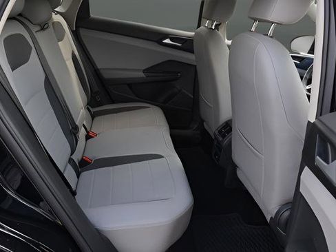 Certified 2022 Volkswagen Taos SE FWD image 19
