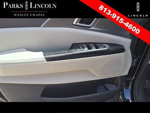 Used 2022 Kia Carnival LX FWD image 16