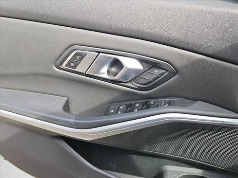 Used 2019 BMW 330i Sedan w/ Convenience Package RWD image 6