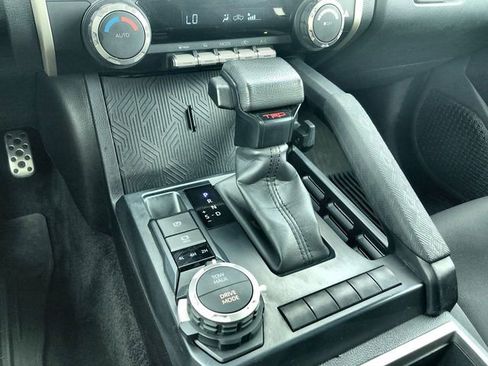 Used 2024 Toyota Tacoma TRD Sport AWD/4WD image 19
